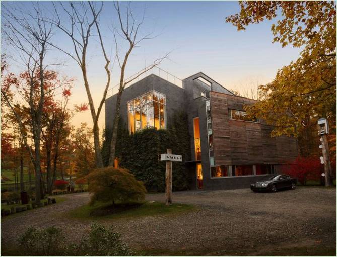 Robert Youngs hus i et malerisk skovområde