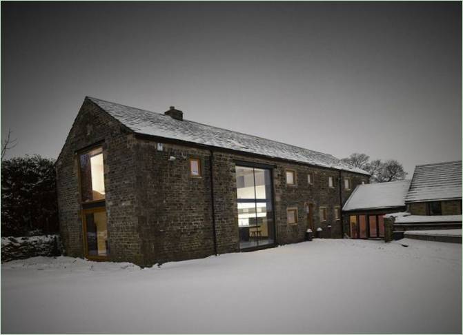 Det udvendige af landstedet Cat Hill Barn i Storbritannien