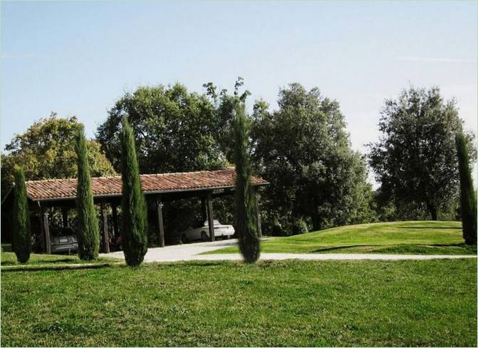 Bilparkering ved Casa Bramasole villa i Italien