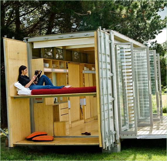 Port-A-Bach container-hytte med opholdsområde