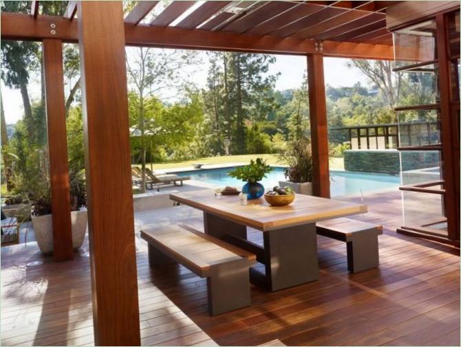 Design af et familiehus i Brentwood af Rockefeller Partners