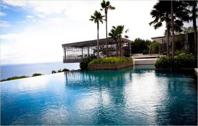 Panoramisk pool på Bali