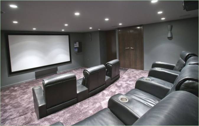 Home cinema i Poole Harbour, England