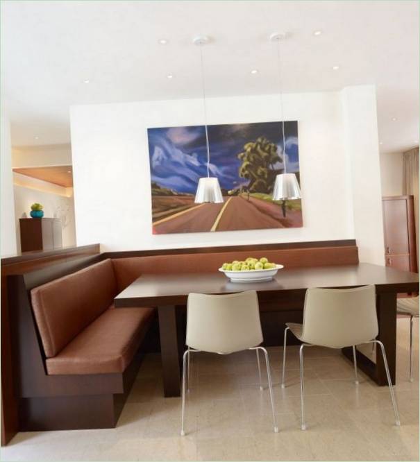 Design af et familiehus i Brentwood af Rockefeller Partners