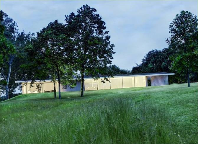 Integreret hus med en kunstig dam i Nederlandene