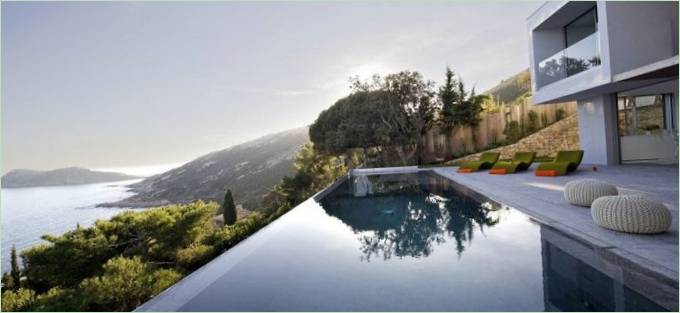 Panoramapool på Villa L'Escalet