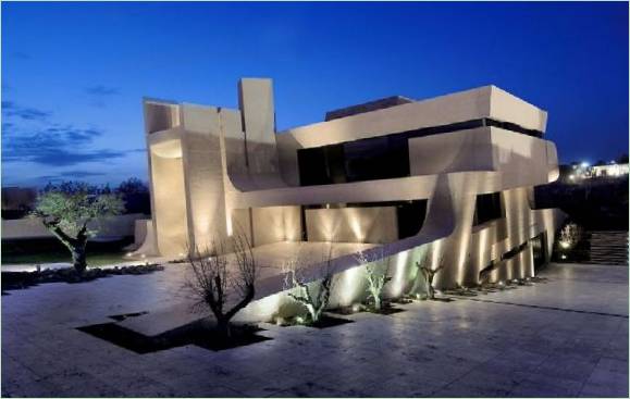 Moderne arkitektonisk design i en privat bolig