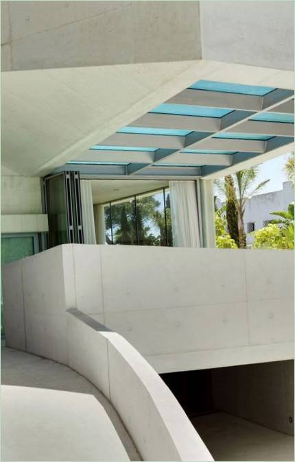 Facade af Jellyfish House i Marbella