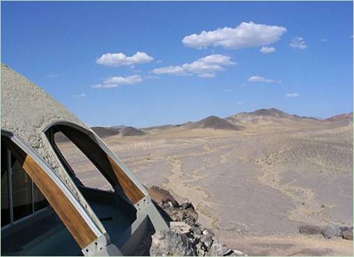 Villa på et vulkankrater i Newberry Springs, USA