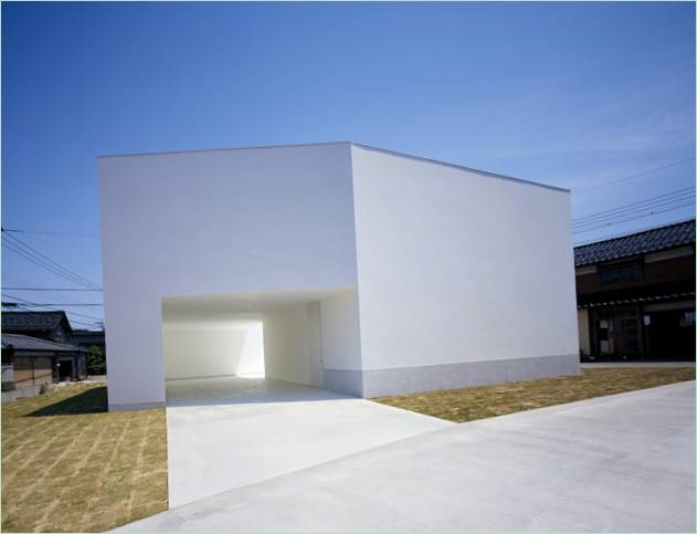 Moderne hvidt hulehus i Japan