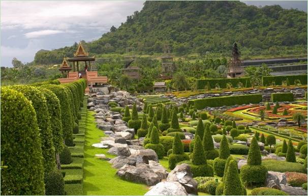 Den tropiske park Nong Nooch i Thailand
