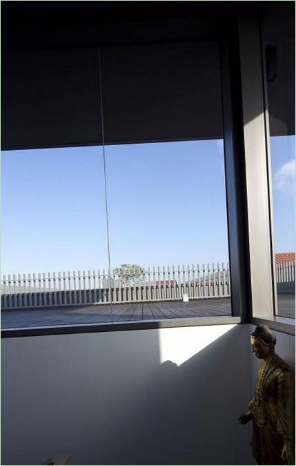 Store vinduer over trappen