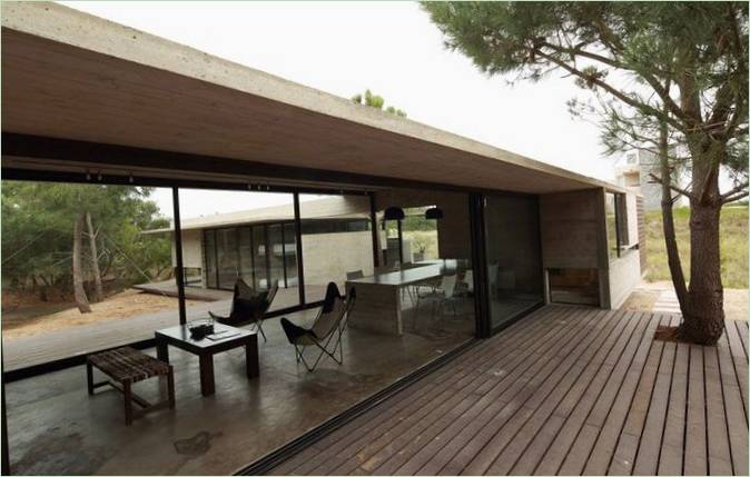 Design af den moderne bolig Carassale House af BAK Architects