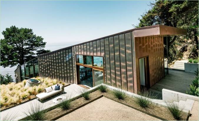 Facade af Buck Creek House i Californien