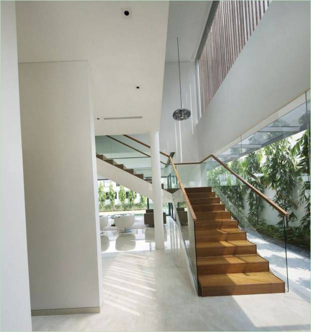 Interiørdesign til et moderne vindskuehus i Singapore
