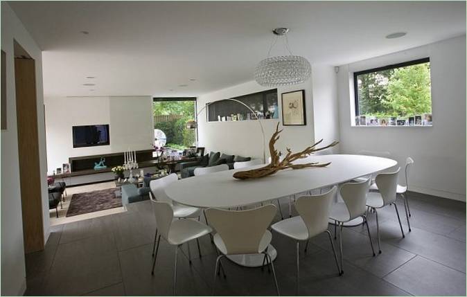 Indretning af spisestuen i Millbrae Residence i London