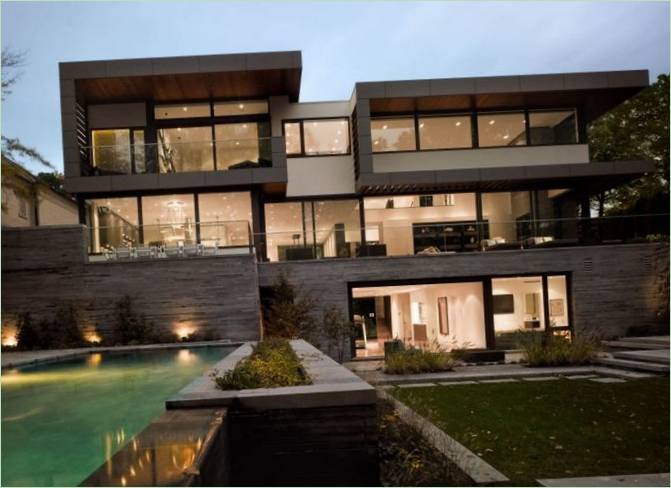 Moderne hus med have i Toronto