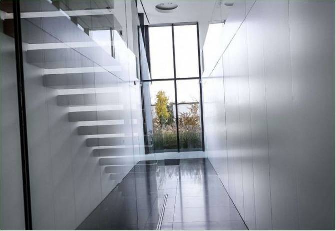 Indretning af BBSC Architects' hus ved en sø i Belgien