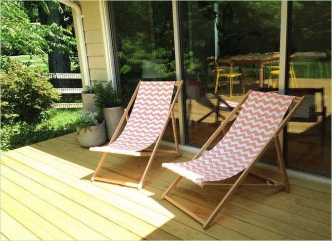 Usædvanlig hjemmeterrasse: et par solsenge Usædvanlig terrasse derhjemme: et par solsenge