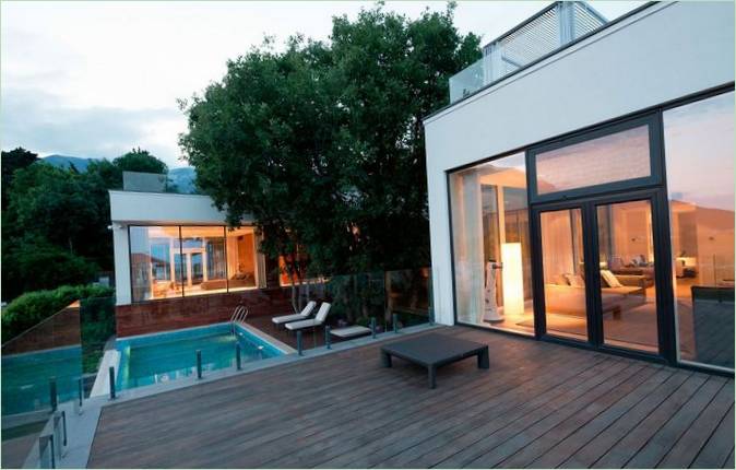 Snehvid villa af SL Project i Gurzuf