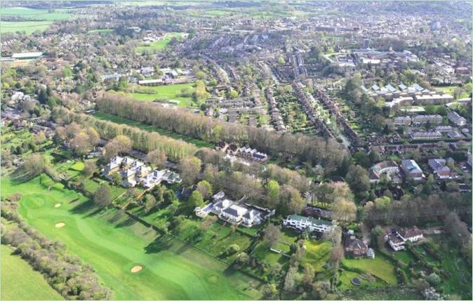 Et fugleperspektiv af Connaught Square Apartments i Winchester