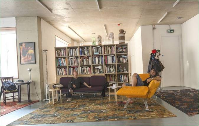 Whitmore-hus i London - gul sofa i stuen