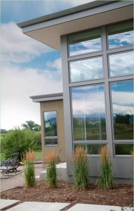 Boulder Moderne Net Zero Home gård i USA