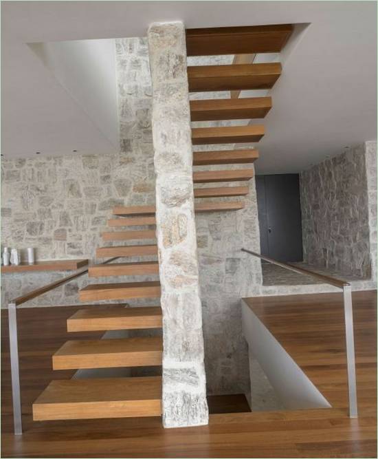 Den indvendige trappe i AL House i Rio de Janeiro