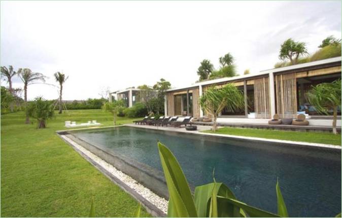 Swimmingpool i familievillaen Luxury Tantangan