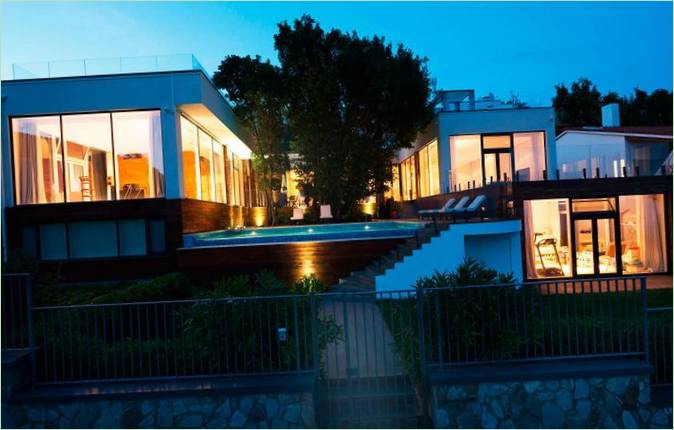 Snehvid villa af SL Project i Gurzuf