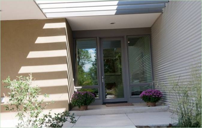 Indgang til Boulder Modern Net Zero Home i USA