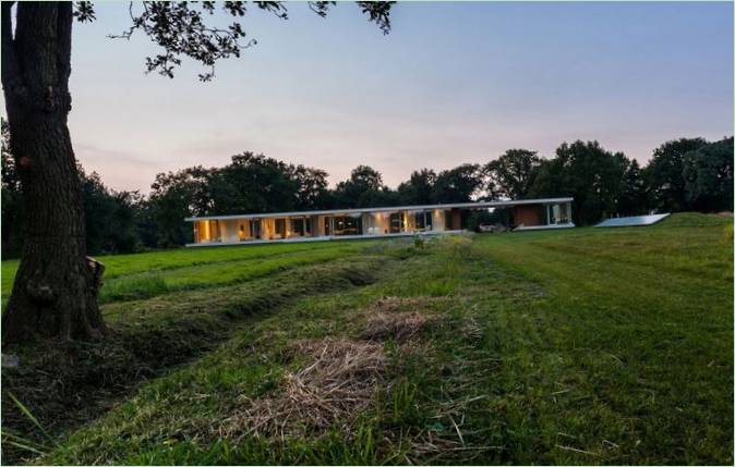 Villa Šterk er en afsides beliggende villa med moderne interiør fra Inbo i Holland