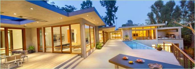Panoramavinduer i en villa i Los Angeles