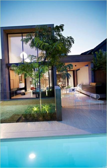 Pool og terrasse