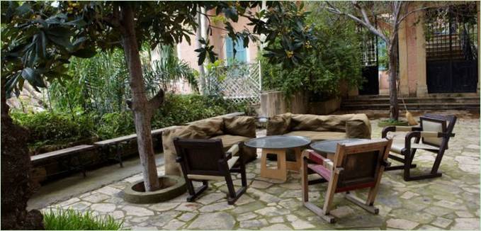 Orientalsk indretning af arkitekt Annabel Karim Kassar, Beirut: Beplantning i gårdspladsen Orientalsk indretning af Annabel Karim Kassar, Beirut: Vegetation i gårdspladsen