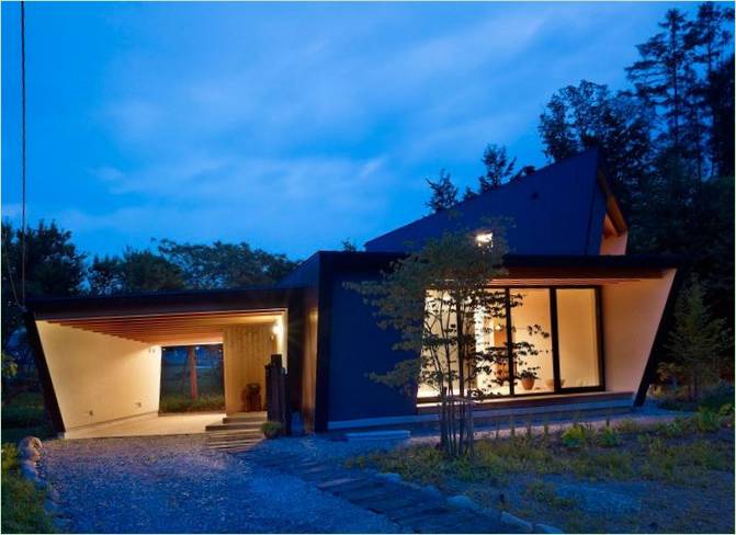 Intimt og varmt villadesign af MDS Yatsugatake Villa