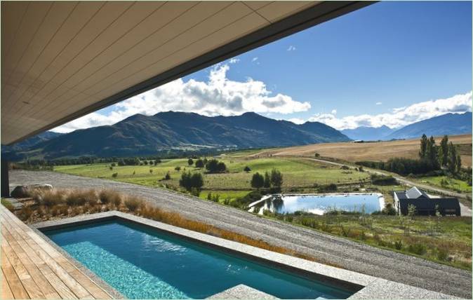 Den smukke swimmingpool på Wanaka Residence i New Zealand