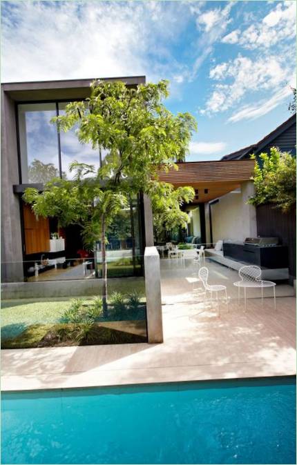 Pool og terrasse