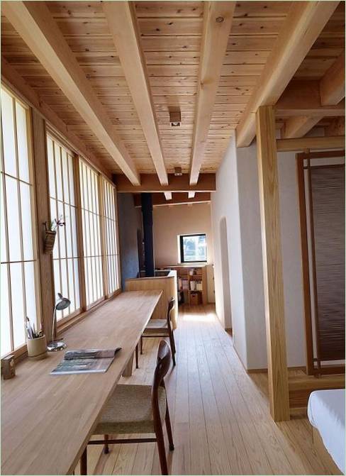 Design af en hyggelig og varm villa af MDSYatsugatake Villa design studio