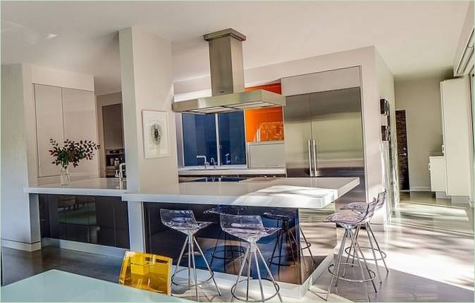 Et renoveret sommerhus i et malerisk hjørne af Californien af Mark Brand Architecture