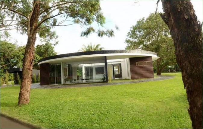 Moderne kinesisk mønthus af Juan Carlos Menacho, Santa Cruz de la Sierra, Bolivia