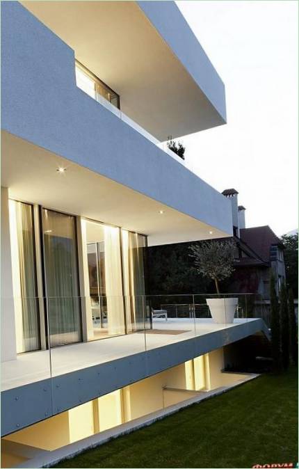 Hus M