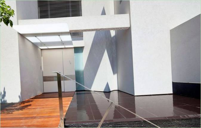 Udvendigt design af CH House i Tel Aviv