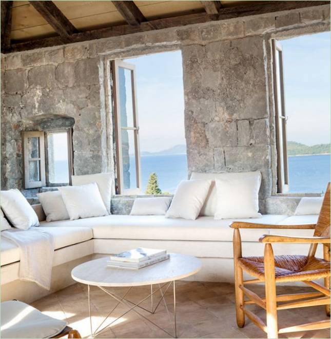 Et hus i chateau-stil med moderne stil