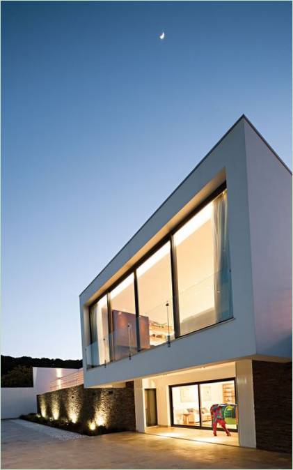 Ribatejo House er en fantastisk ejendom på en bjergskråning med fantastisk udsigt i Portugal