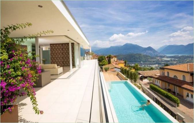 Panoramaudsigt fra balkonen i en villa fra Fillip Architekten