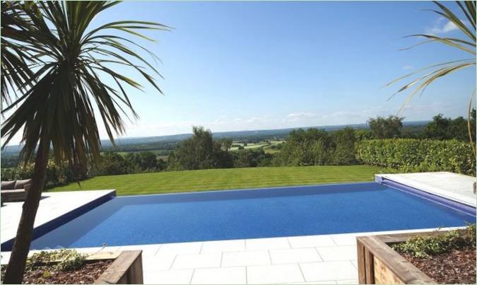 Chart Ridge Villa swimmingpool i Auckstead