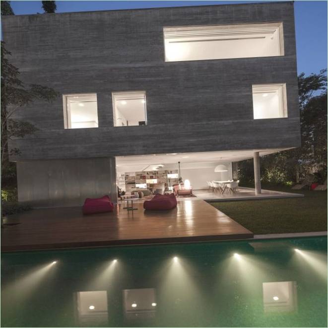 Aftenbelysning af det private hjem Casa Cubo