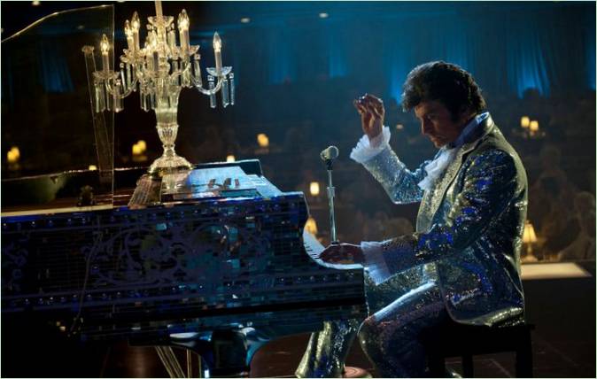 Et stillbillede fra Behind the Candelabra
