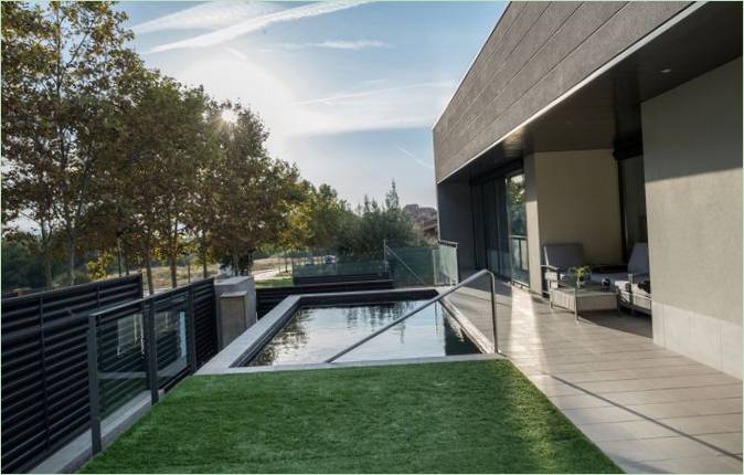 Moderne poolterrasser - Foto 17
